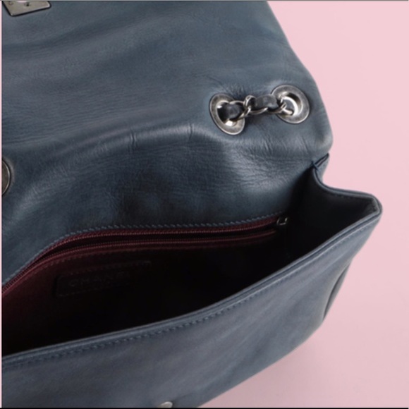 Chanel New Chic Diamond Quilted Medium Flap Bag - Picture 8 of 11